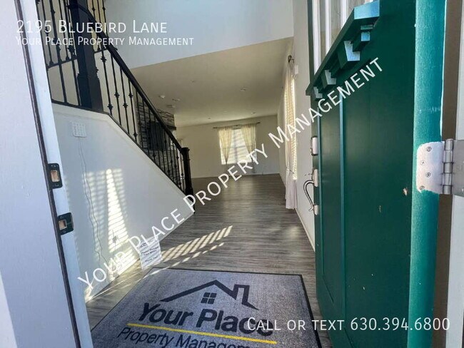 Foto del edificio - 2195 Bluebird Ln