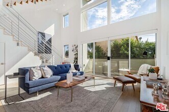 Building Photo - 5407 W Wilshire Vista Ln