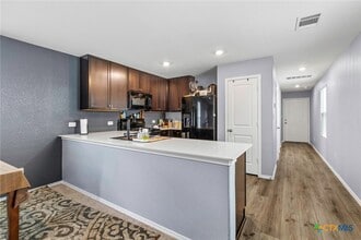 Building Photo - 12 Trinity Cir