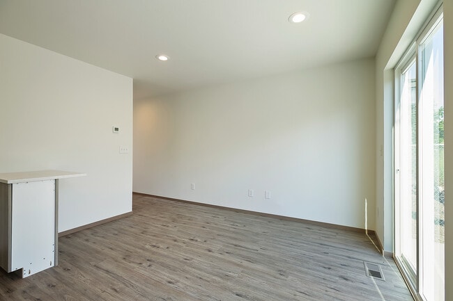Foto del edificio - 11904 E 2nd Ln
