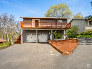 Building Photo - 23889 Oakmont Way