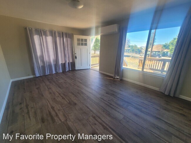 Foto del edificio - 2 br, 1 bath House - 1340 E. Main St.