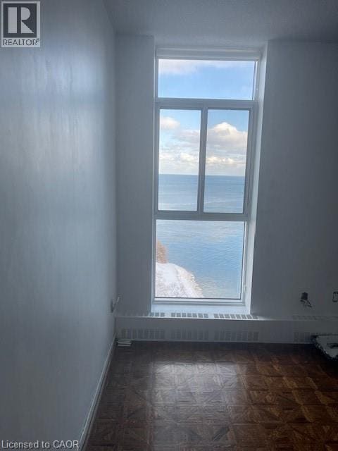 Photo du bâtiment - 5250 Lakeshore Rd.