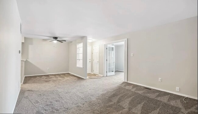 Building Photo - 15 Devon Pl