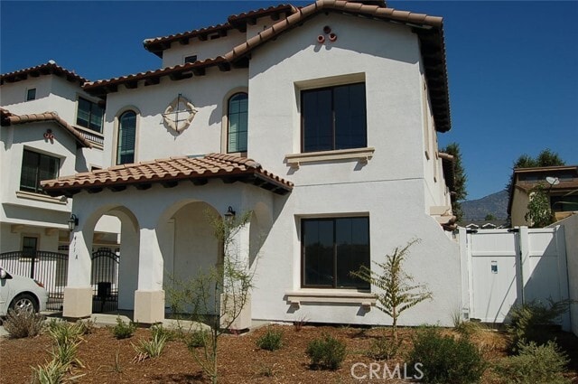 Foto del edificio - 425 W Duarte Rd