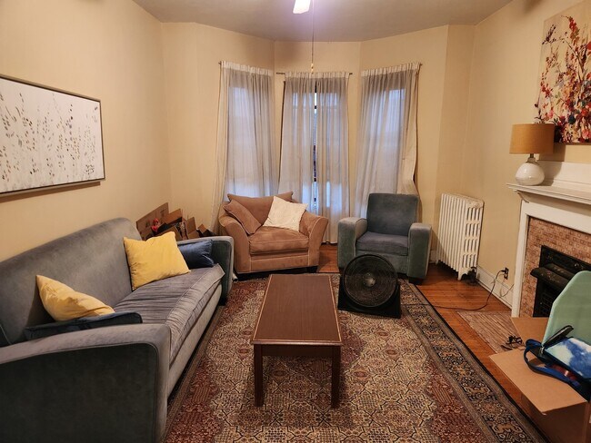 Foto del edificio - 664 W Oakdale Ave