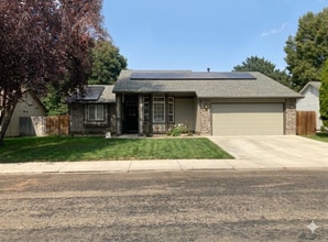 Building Photo - 162 W Woodbury Dr
