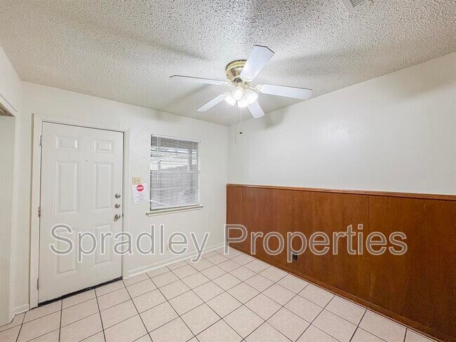 Foto del edificio - 405A Cheyenne Dr