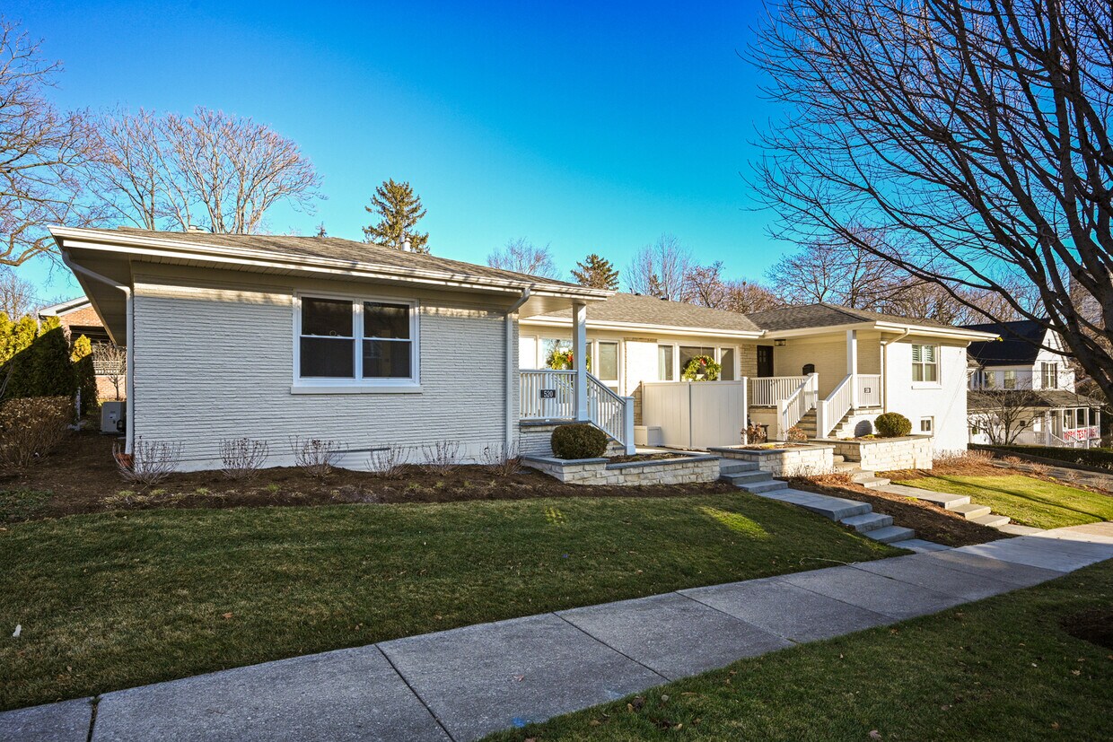 530 Anthony St Unit 530, Glen Ellyn, IL 60137 Condo for Rent in Glen