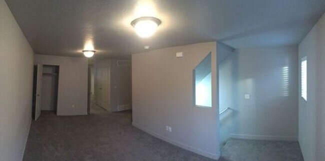 Foto del edificio - Beautiful 3 Story Vineyard Townhome