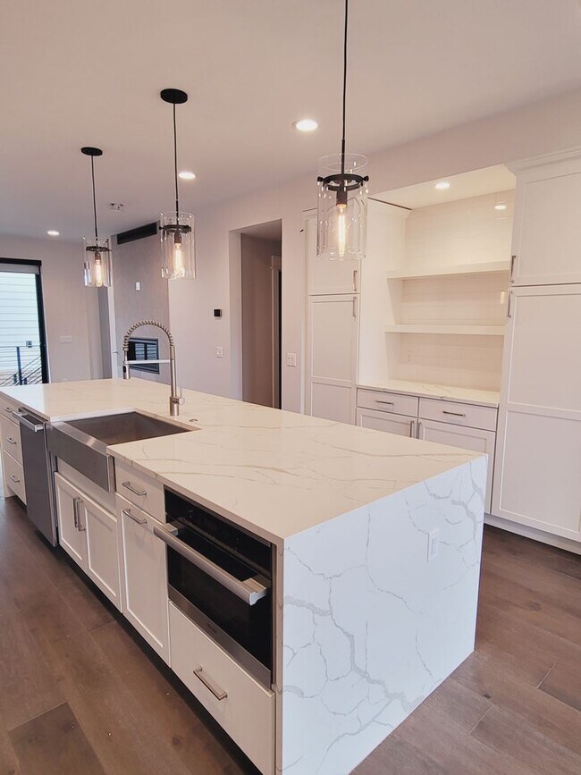 Foto del edificio - Luxury Downtown Townhome