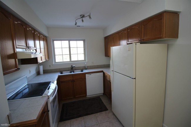 Building Photo - 2 br, 2 bath Condo - 774 S Milford Rd