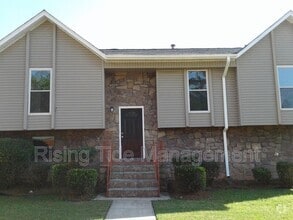 Building Photo - 229 Closhire Dr