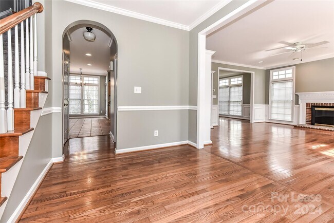 Foto del edificio - 15317 Rush Lake Ln