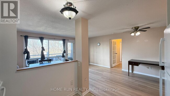 Building Photo - 20-220 Chesterton Dr