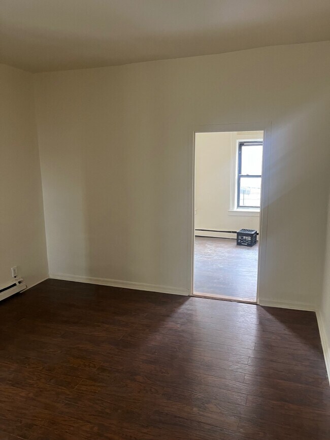 Building Photo - 1472 Bryant Ave