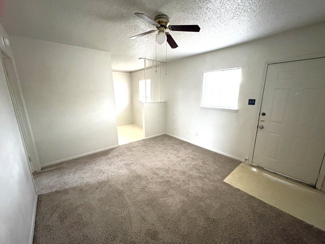 Building Photo - 602 Sunset Ln