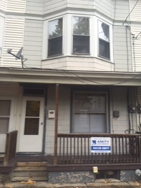 Primary Photo - 724 Mine St