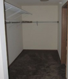 Walk-In Closet - Quarry Ridge