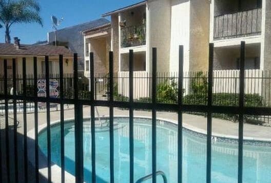 pool area - 4850 Williamsburg Ln