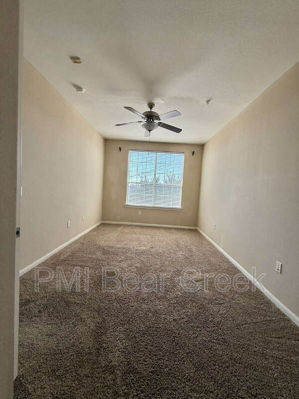 Building Photo - 7575 Kirby Dr