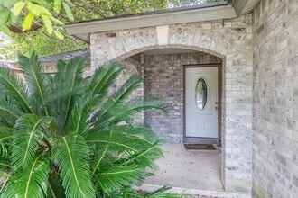 Building Photo - 7910 Lattimer Pond