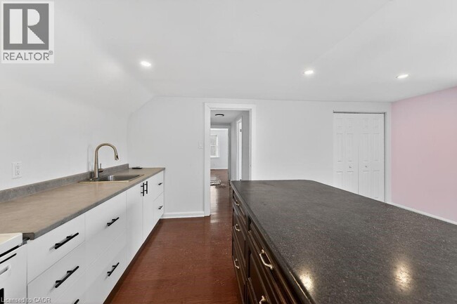 Building Photo - 2657 Binbrook Rd