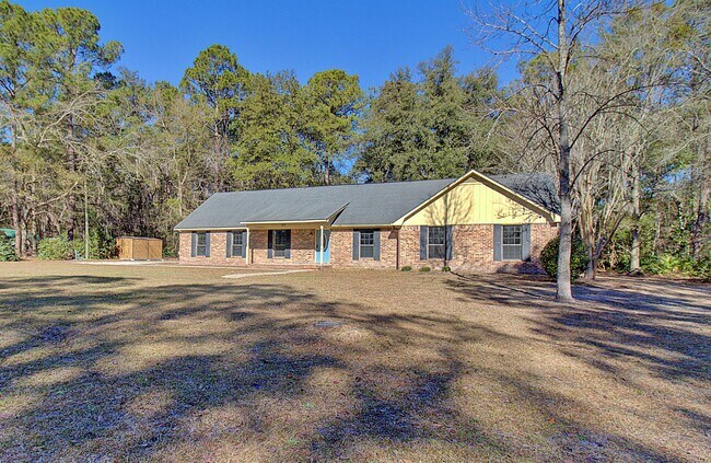 Foto del edificio - 100 Elizabeth Rd