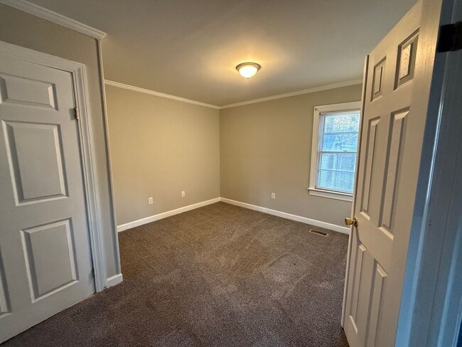 Building Photo - 208 Anderson St