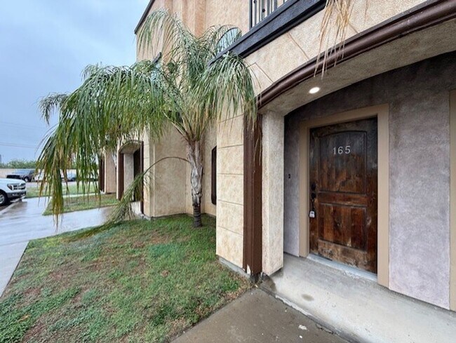 Foto del edificio - 8216 Casa Verde Rd