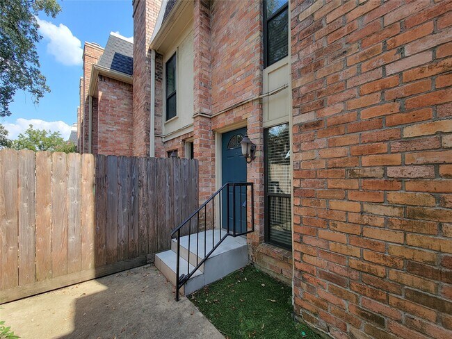 Foto del edificio - 1601 S Shepherd Dr