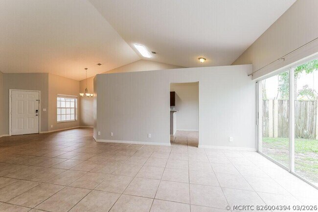 Foto del edificio - 180 Heatherwood Dr
