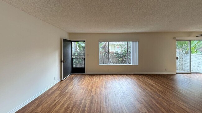 Building Photo - 12031 Pacific Ave