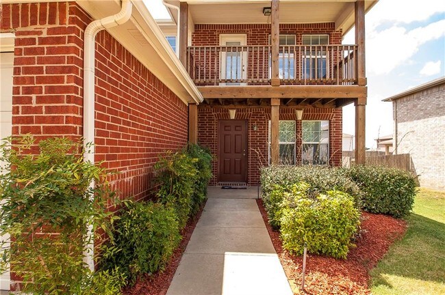 Building Photo - 2421 Emerald Ln