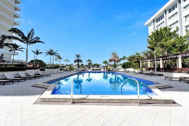 Building Photo - 5600 Collins Ave