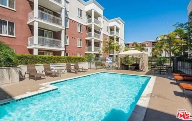 Building Photo - 3740 Santa Rosalia Dr