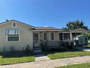 Building Photo - 2500 14th Ave N