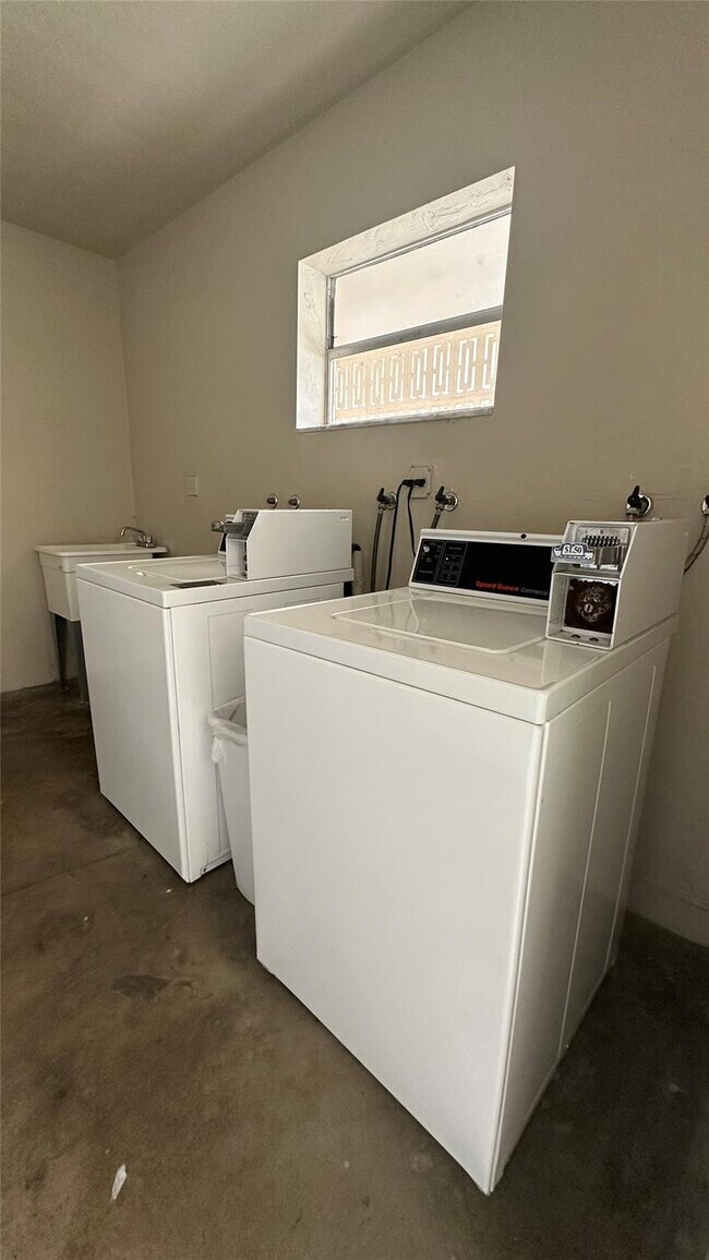 Foto del edificio - 4163 SW 67th Ave