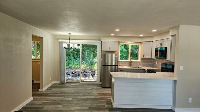 Building Photo - Duplex For rent