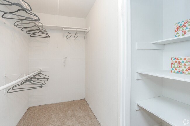 Foto del edificio - 10250 Lands End Dr