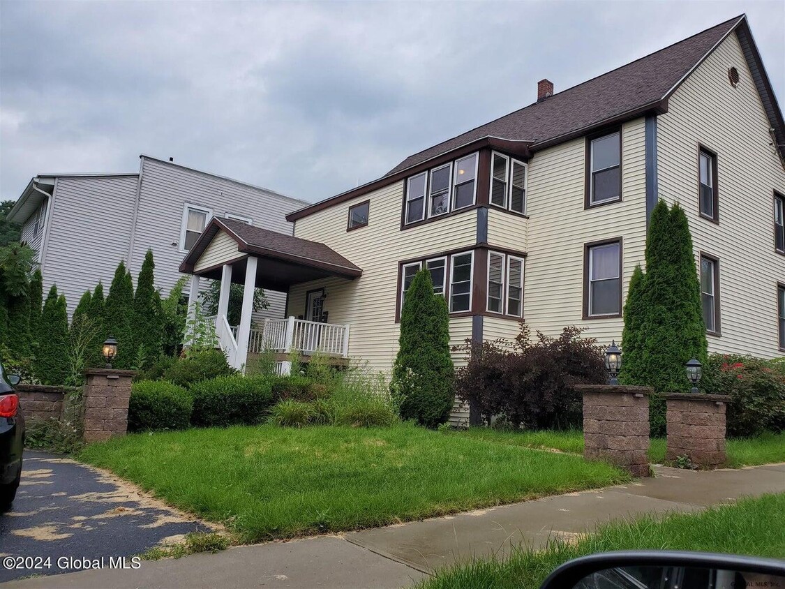 Primary Photo - 248 Pittsburgh Ave