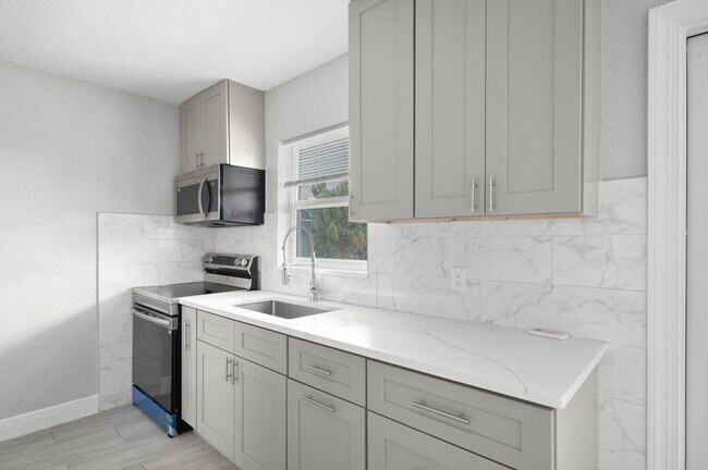 Foto del edificio - 233 7th Ct