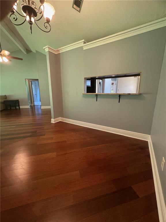 Foto del edificio - 102 Lake Forest Blvd