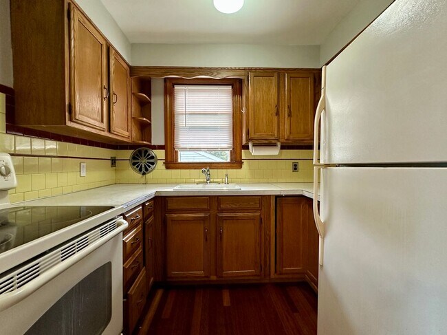 Building Photo - 6 Piave St