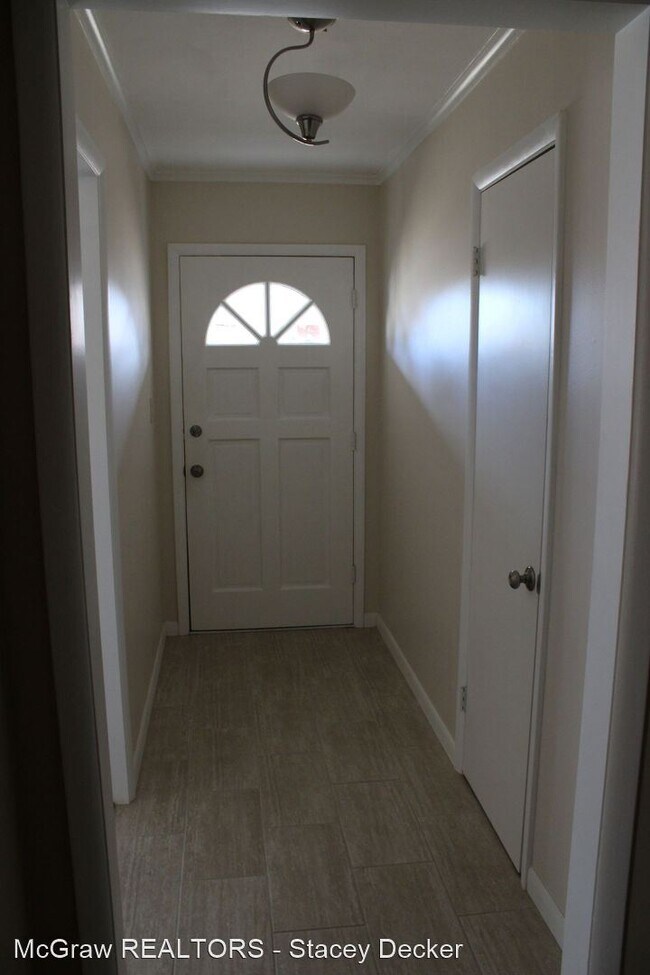 Building Photo - 3 br, 2 bath House - 3704 E. 56th St.