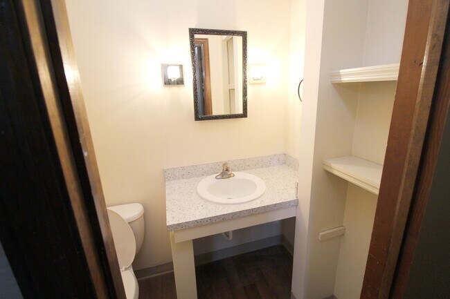 Foto del edificio - 4889 Dierker Rd
