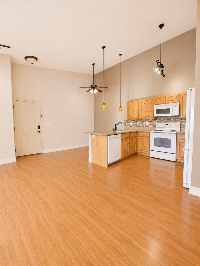 Building Photo - 6800 N Spurwing Loop