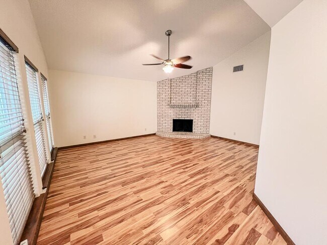 Building Photo - 108 Windward Ct