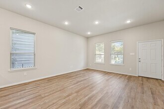 Building Photo - 8685 Sassafras