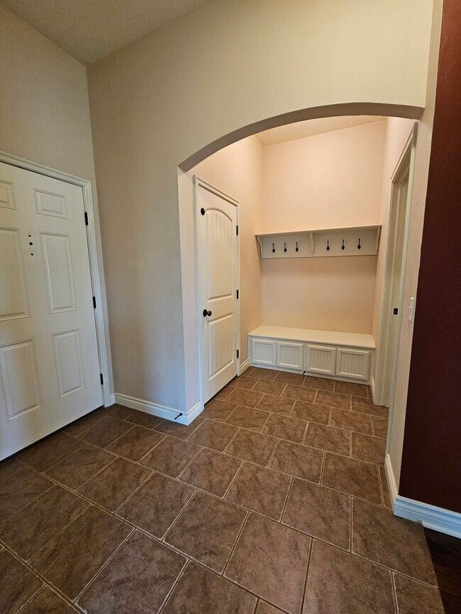Building Photo - (3) Bed/(2) Bath in Green Leaf Trails! Ava...